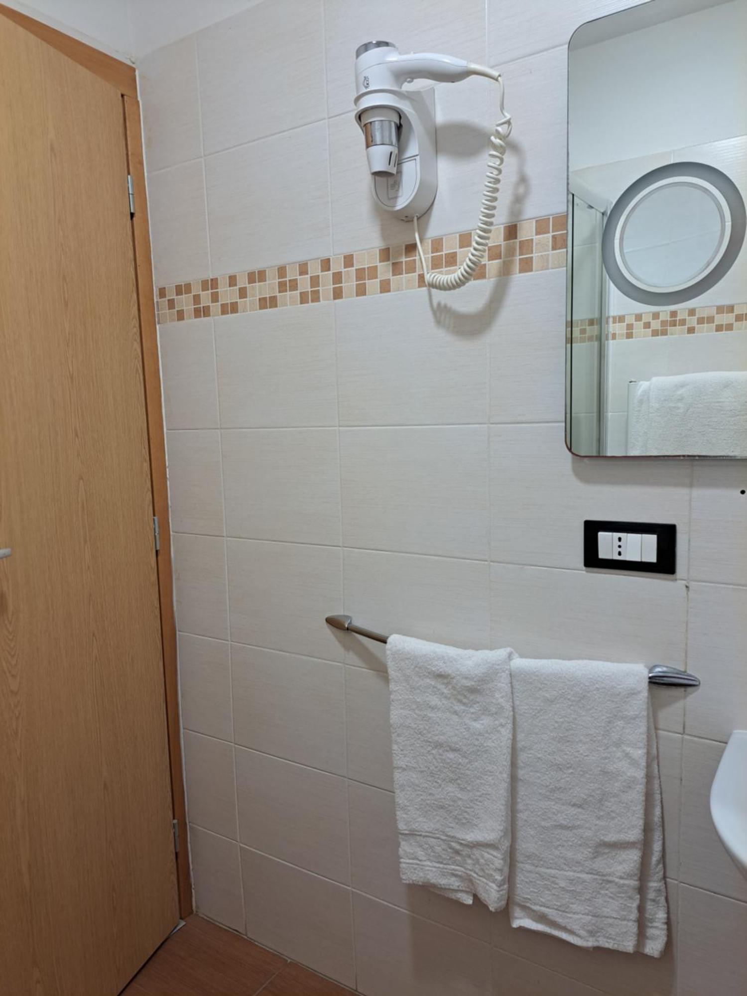 B&B Leonum Firenze Bagian luar foto