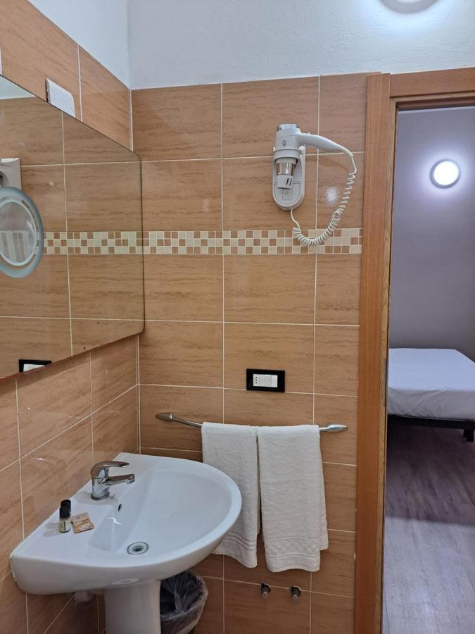 B&B Leonum Firenze Bagian luar foto