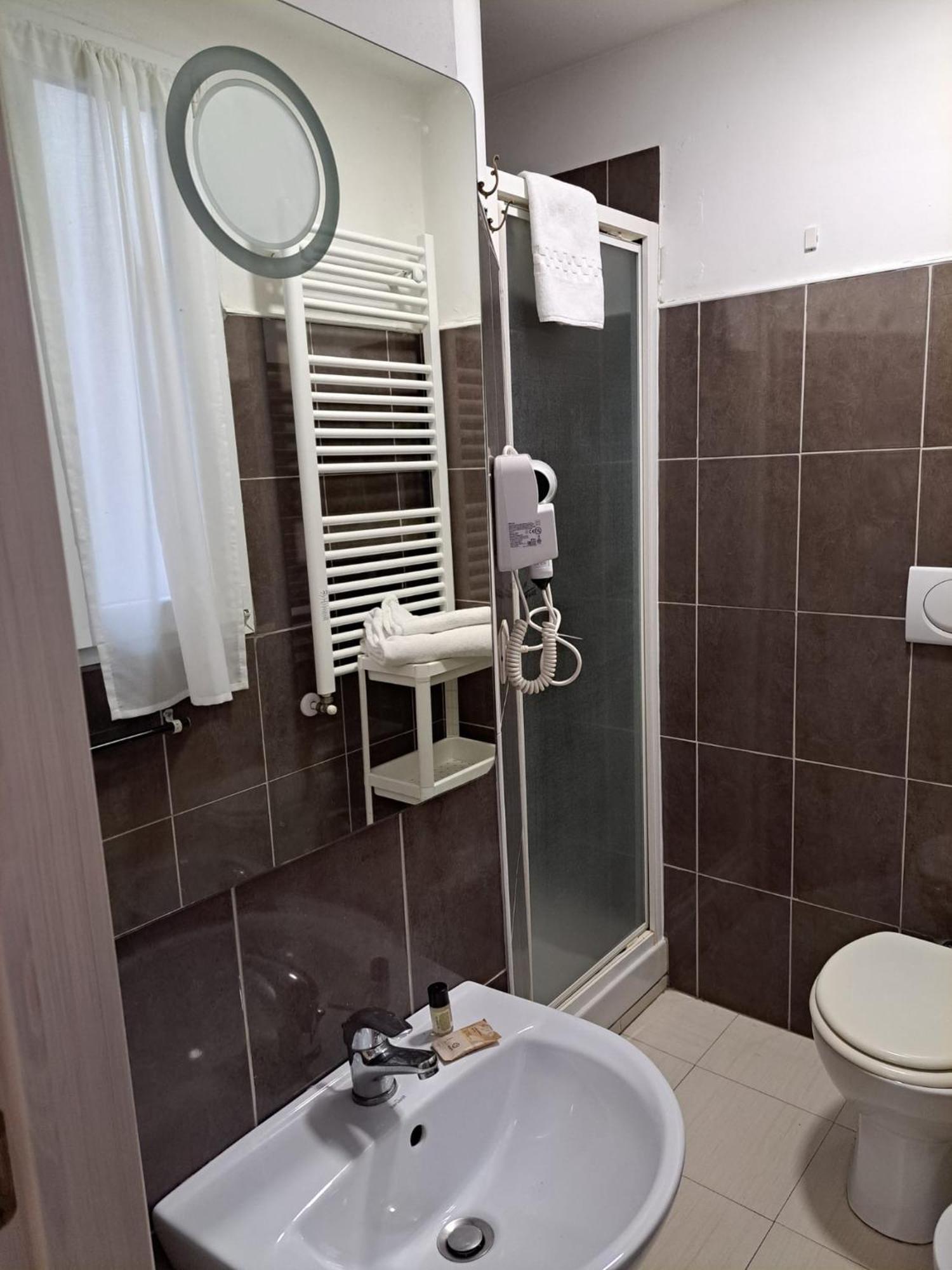 B&B Leonum Firenze Bagian luar foto