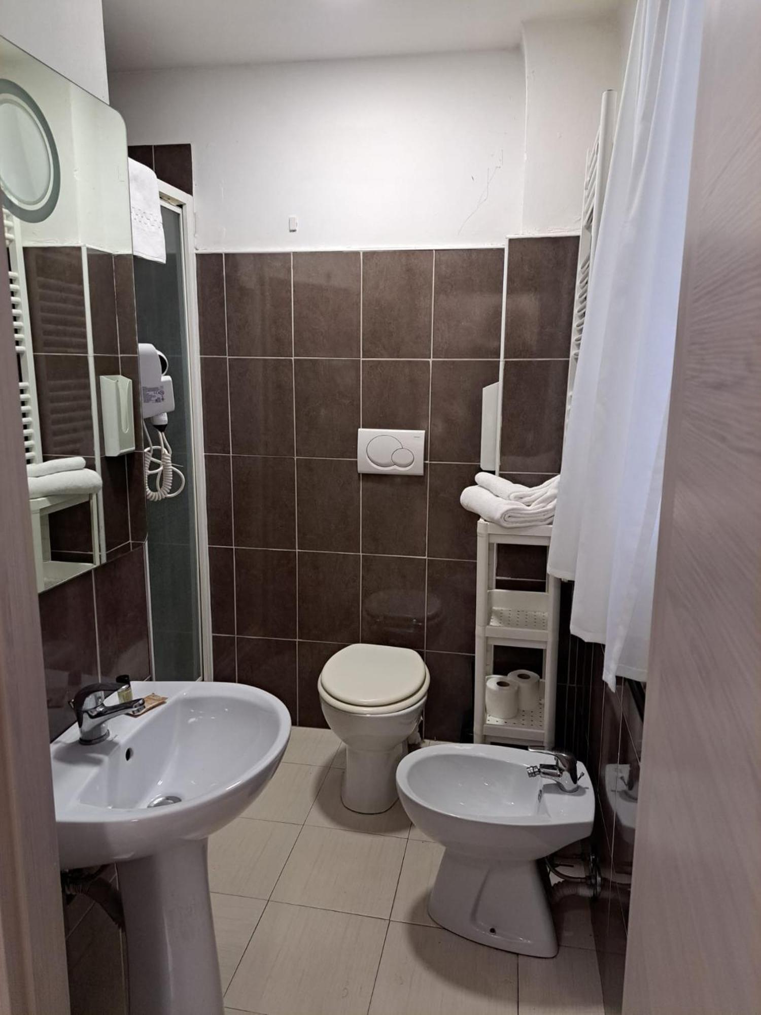 B&B Leonum Firenze Bagian luar foto